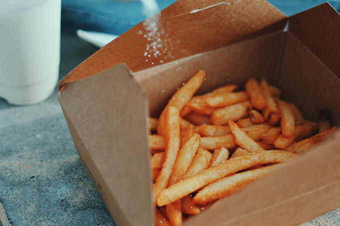 top%20things%20to%20do%20amsterdam_frites.jpg