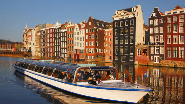 boat trips and canal tours in amsterdam
