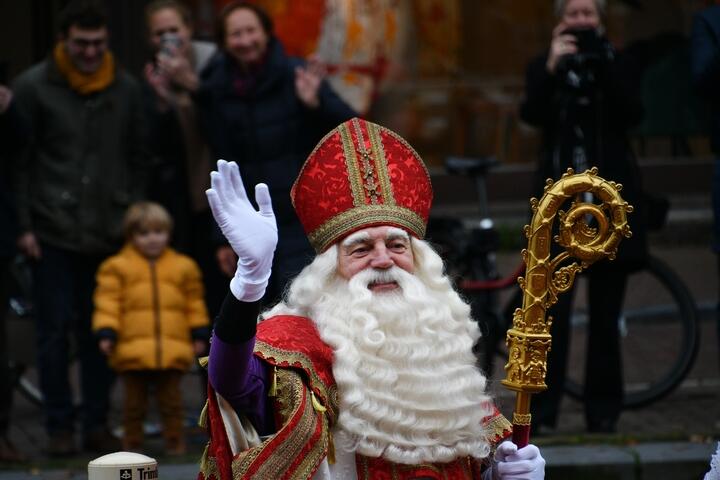 Sinterklaas llega a Ámsterdam en noviembre