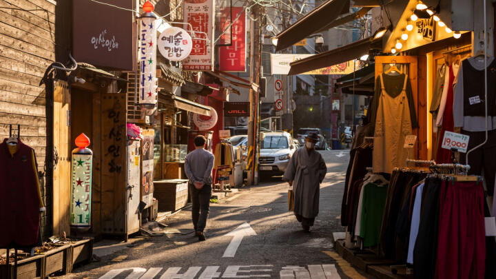 Best Neighborhoods to Stay in Seoul