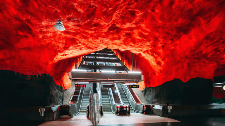 Arte contemporáneo en el metro de Estocolmo. Cosas que ver en Estocolmo cuando llueve.