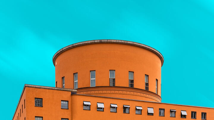 The exterior of Stockholm's Stadsbibliotek with circular tower