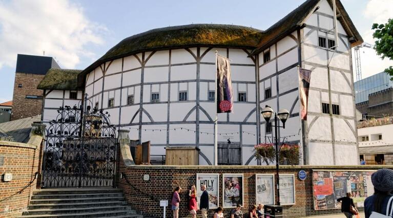 ShakespearesGlobeTheatreLondon.jpg