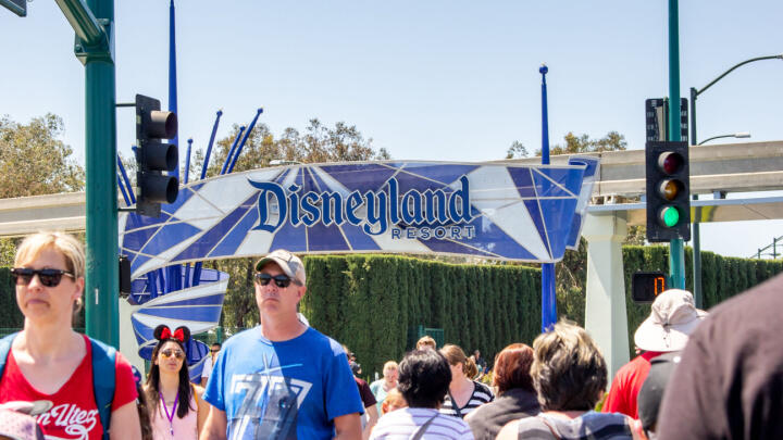 A Complete Guide to Disneyland Hong Kong