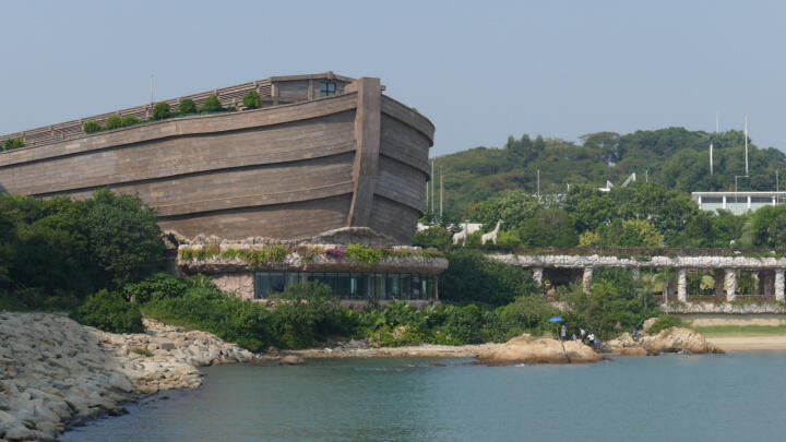 Top 5 Theme Parks in Hong Kong