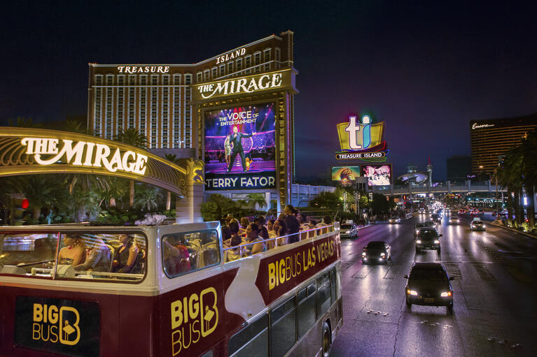 Night time Big Bus Tour in Vegas