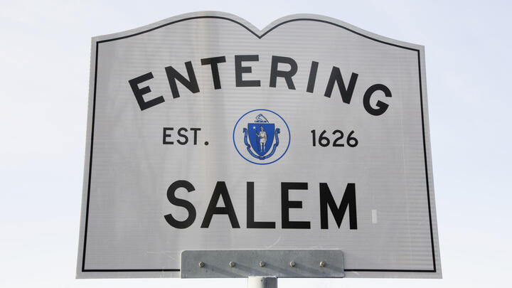entering salem sign
