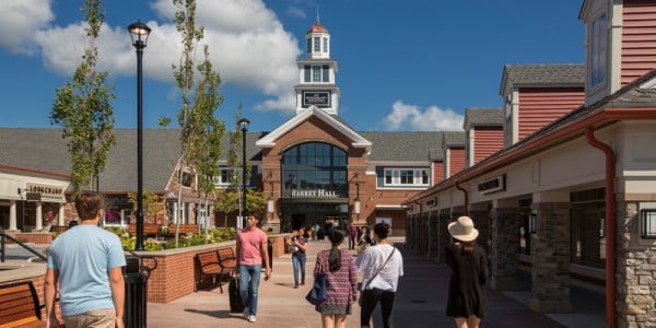 WOODBURY COMMONS PREMIUM OUTLET  CHRISTMAS SHOP WITH ME 