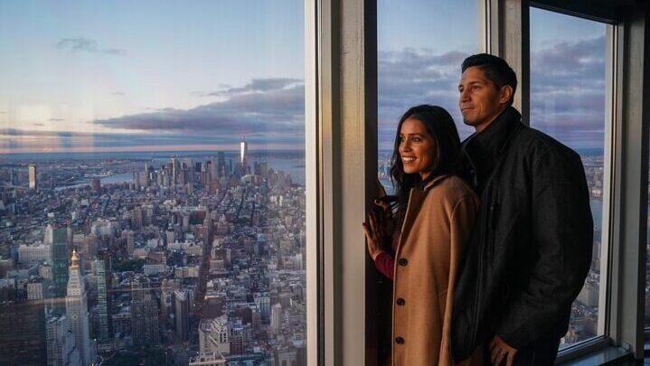 Couple Empire State Building