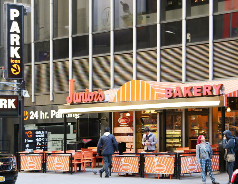 Junior's Restaurant and Bakery NYC