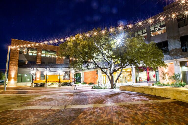 Pearl Plaza
