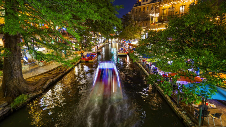 kayaking down the san antonio river