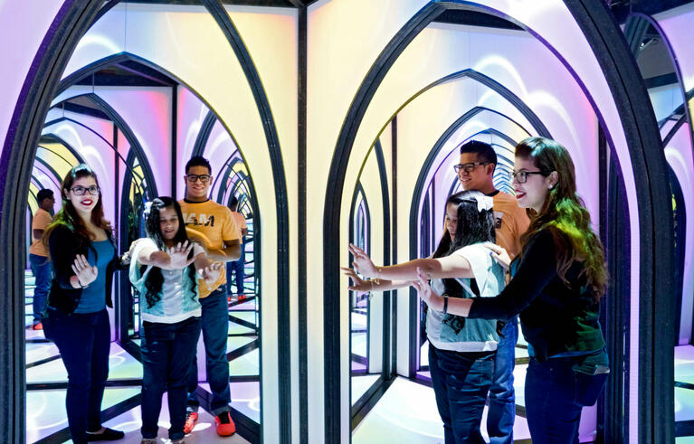 Amazing Mirror Maze San Antonio