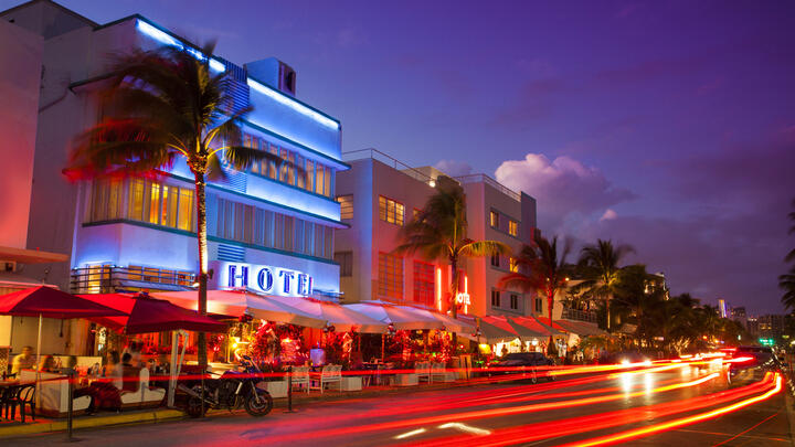 Art Deco Tour Blod