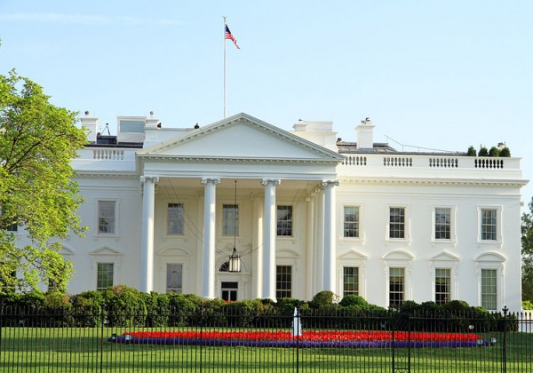 "1122-WAS-The White House" by Ingfbruno - Own work. Licensed under CC BY-SA 3.0 via Wikimedia Commons.