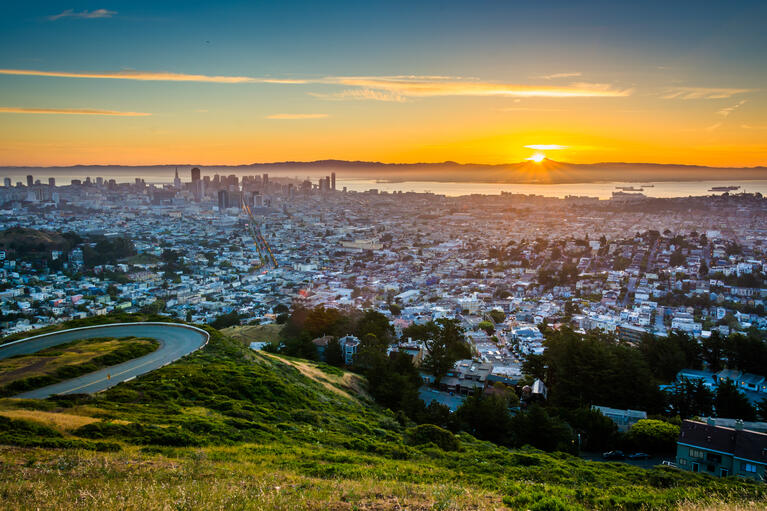 Le coucher du soleil depuis les Twin Peaks