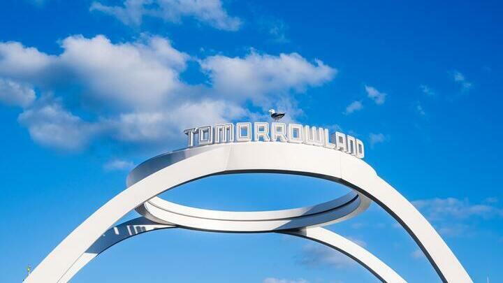 tomorrowland disneyland LA