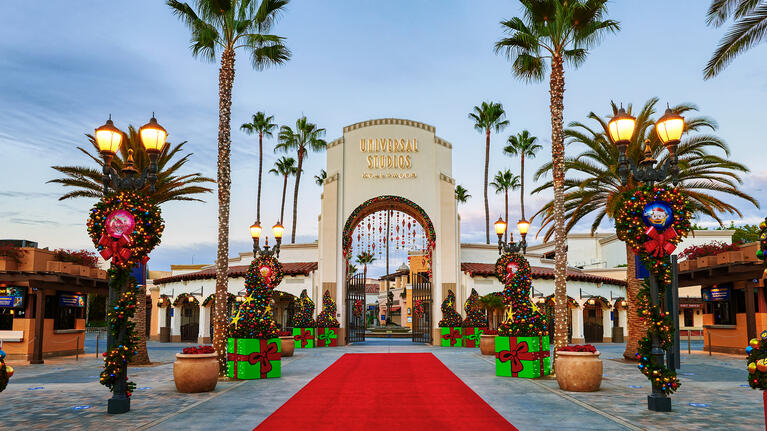 Universal Holidays 2022