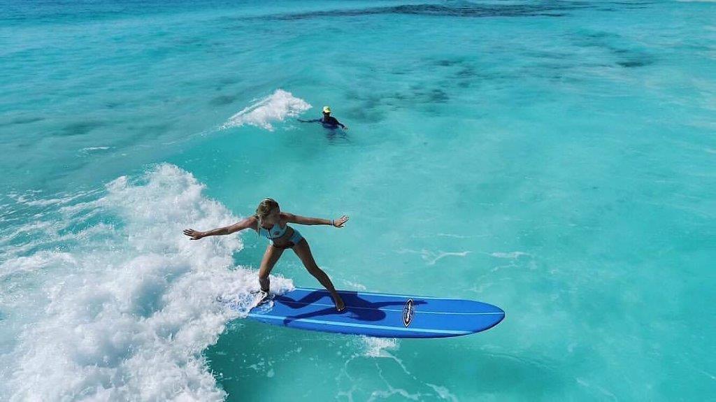 learn how to surf in Cancun