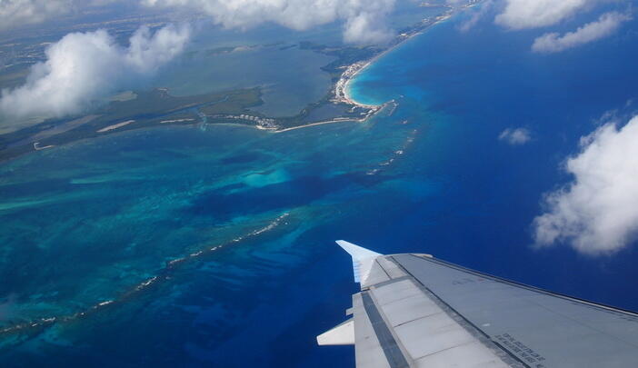 Avión Cancún