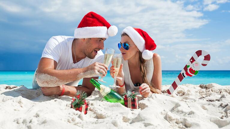 A couple mark Christmas the Cancun way