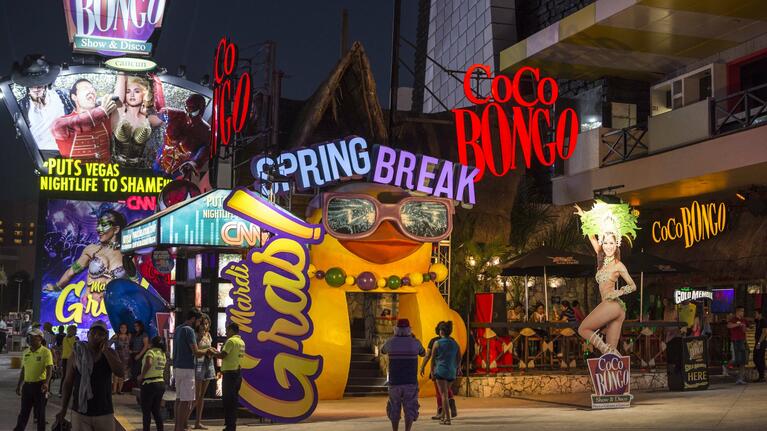 The nightclubs of Cancun's hotel zone after dark