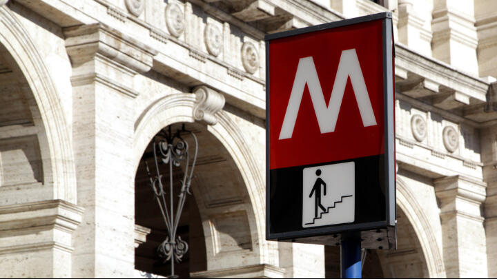 Rome metro sign