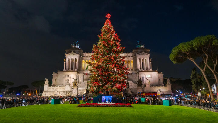 Christmas tree on Piazza Venezia