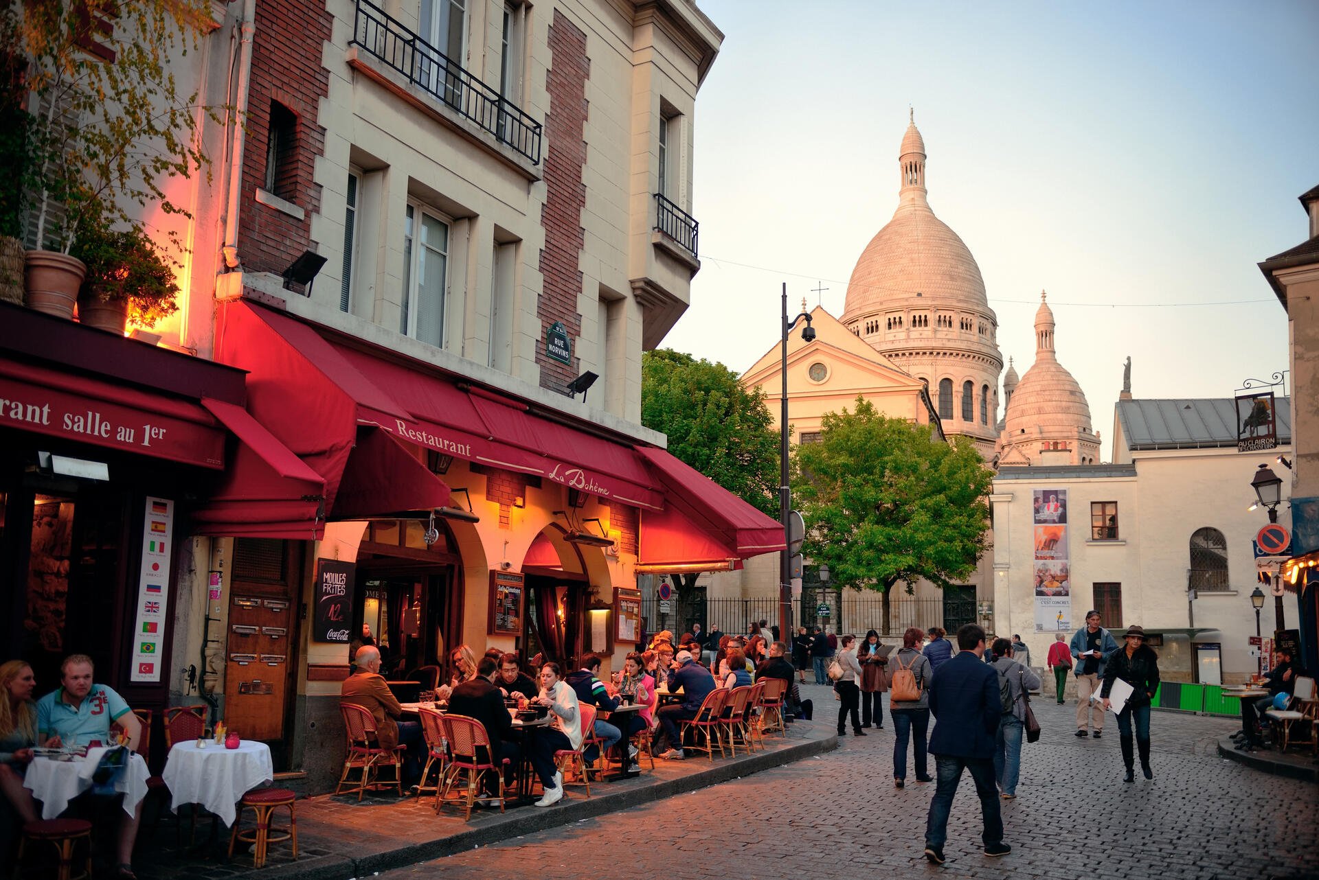 Best bars in Paris Go City