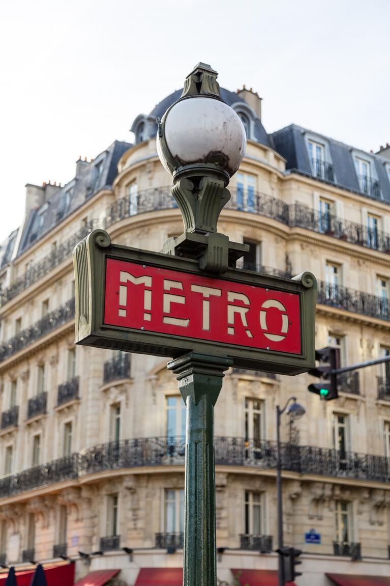 Paris metro sign