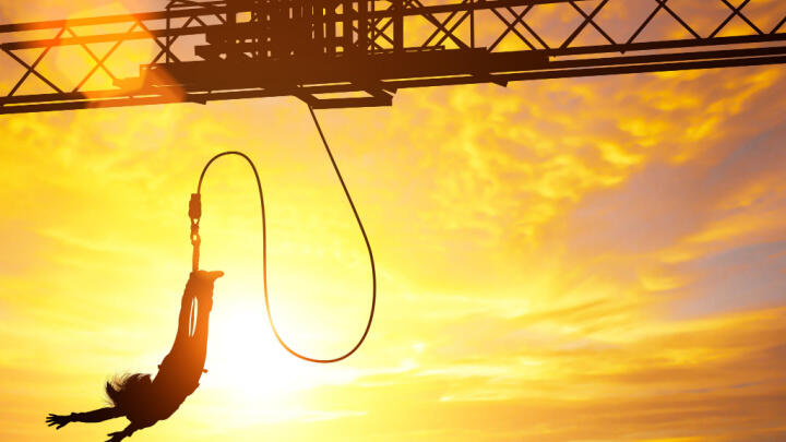bungee jumping - one of the best extreme sports activities in singapore!