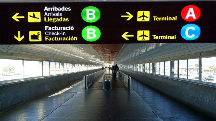 travel barcelona airport to city