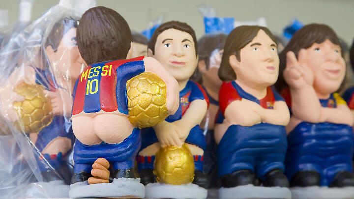A display of El Caganer figurines depicting FC Barcelona players
