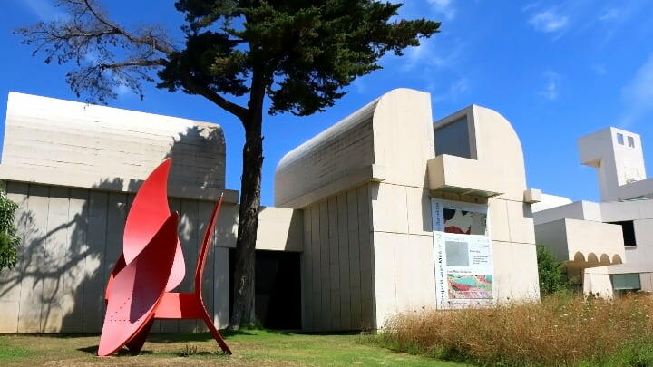 Red modern art sculpture outside the Fundació Joan Miró
