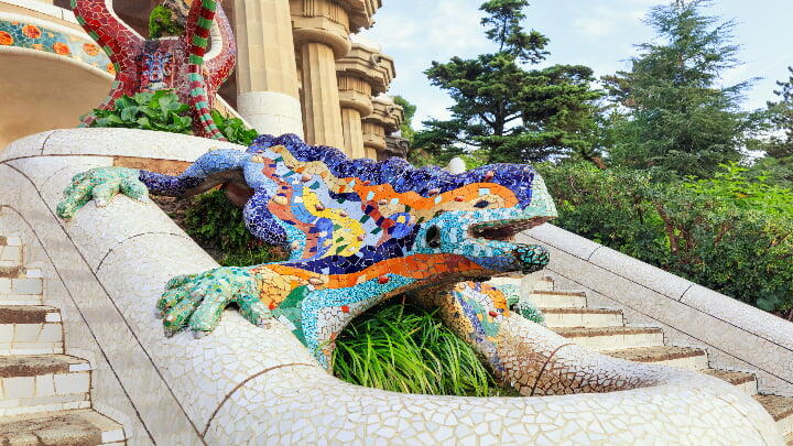 The emblematic salamander at the entrance to Park Güell