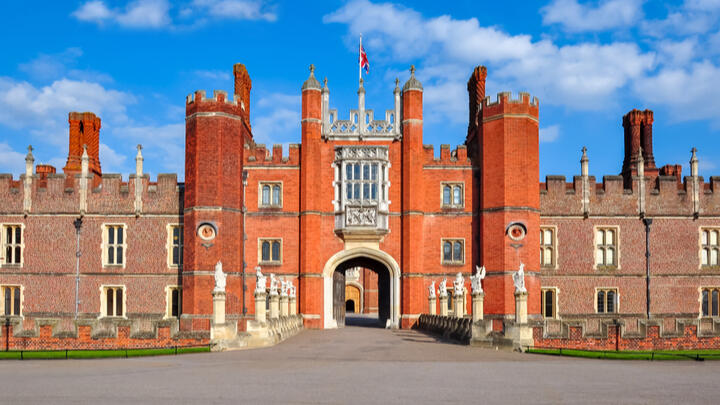 historical things to do in london hampton court palace