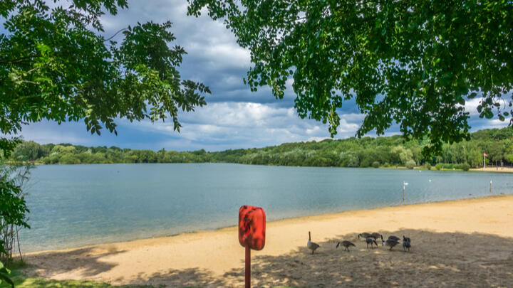 relaxing things to do in london ruislip lido beach