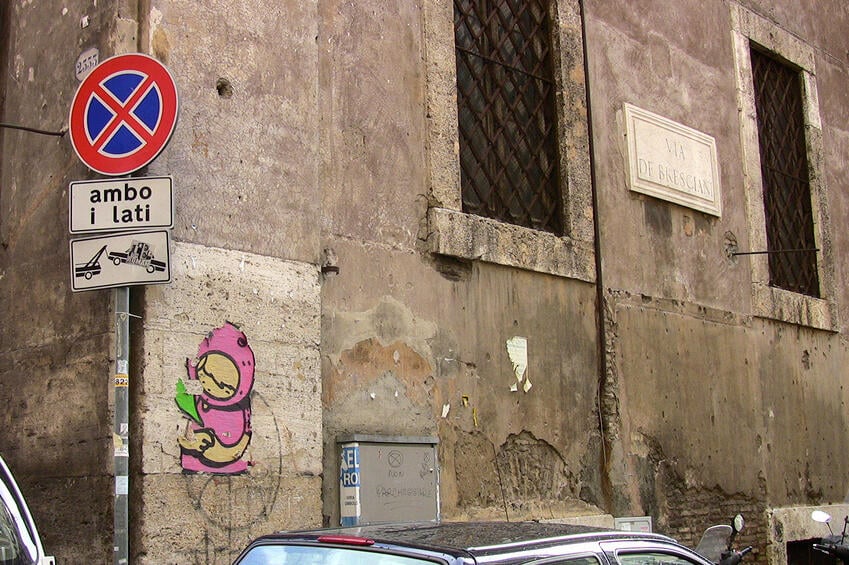 tourist graffiti in rome